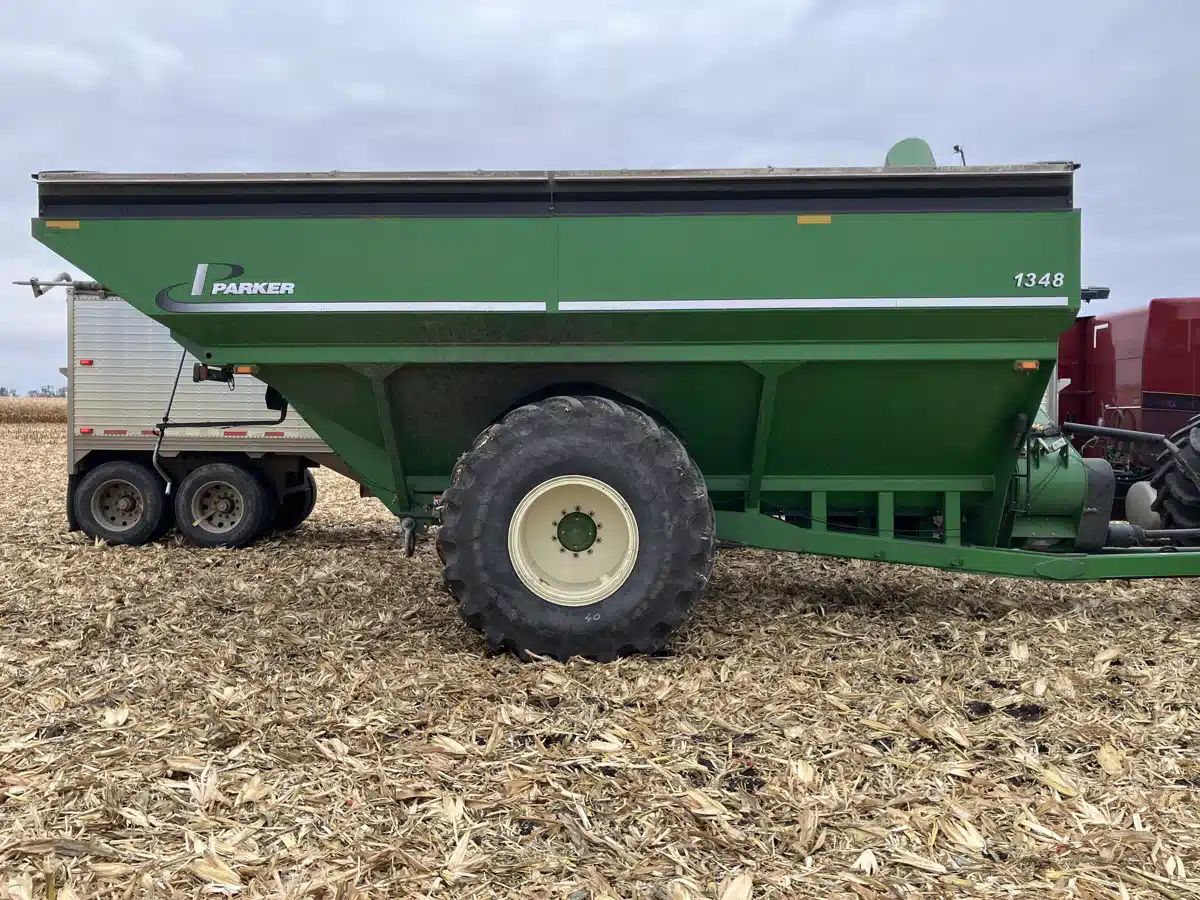 Gallery image 2 for 2010 Parker 1348 Grain Cart