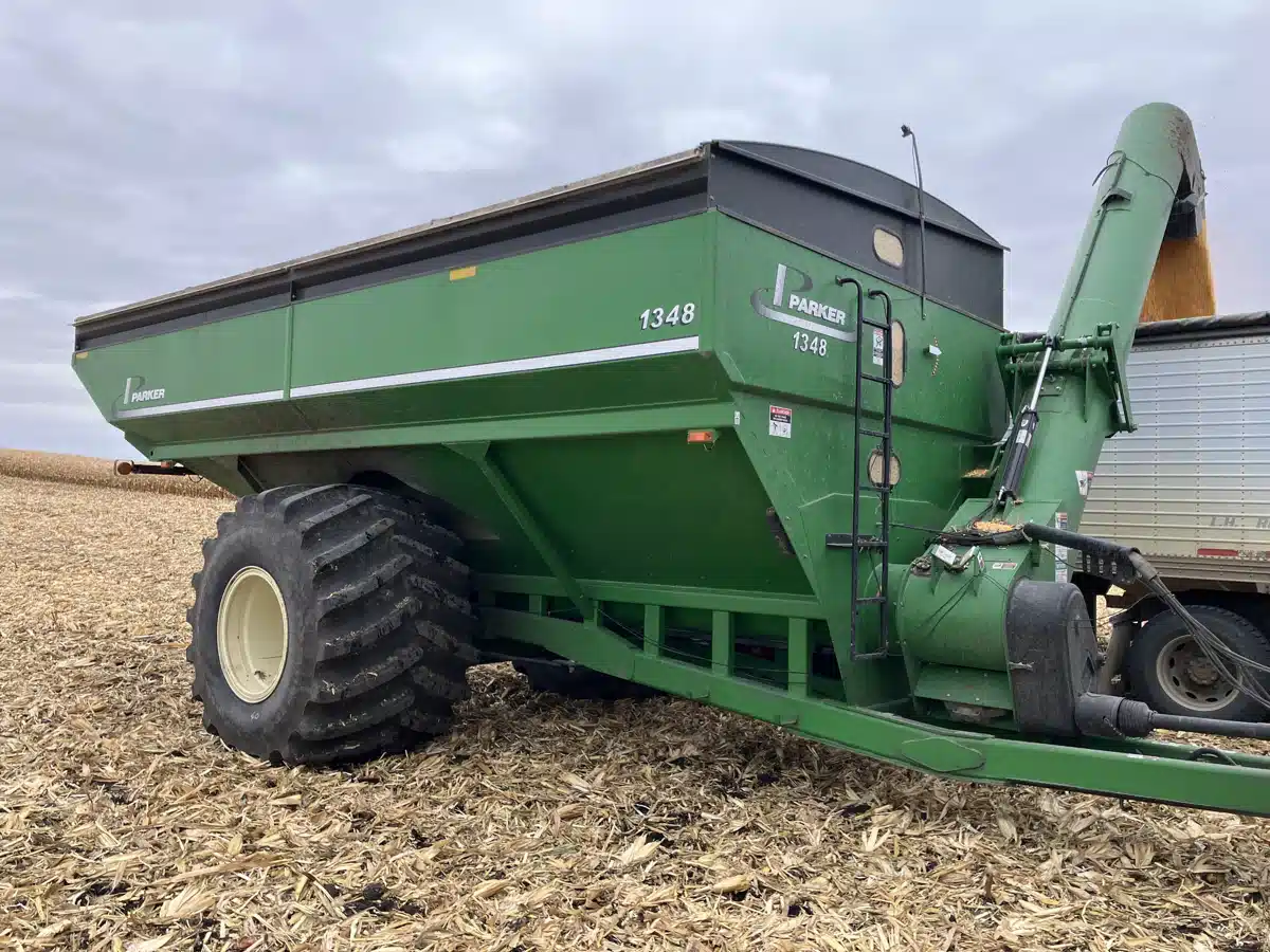 Used 2010 Parker 1348 Grain Cart