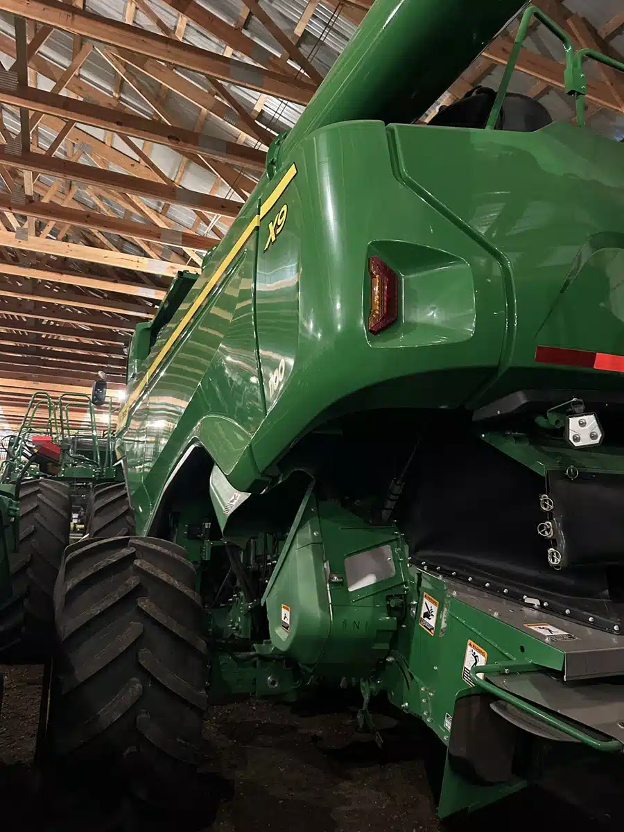 Gallery image 2 for 2024 John Deere X9 1100 Combine