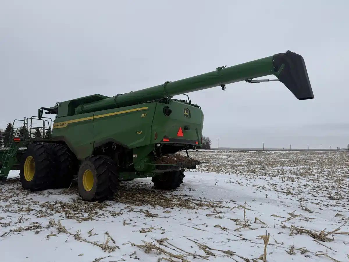 Gallery image 2 for 2025 John Deere S7 800 Combine