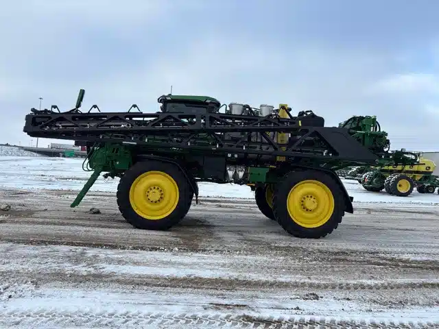Gallery image 2 for 2024 John Deere 616R Sprayer - Self Propelled