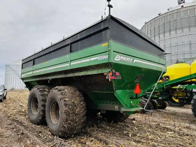 Gallery image 2 for 2015 Brent 1596 Grain Cart