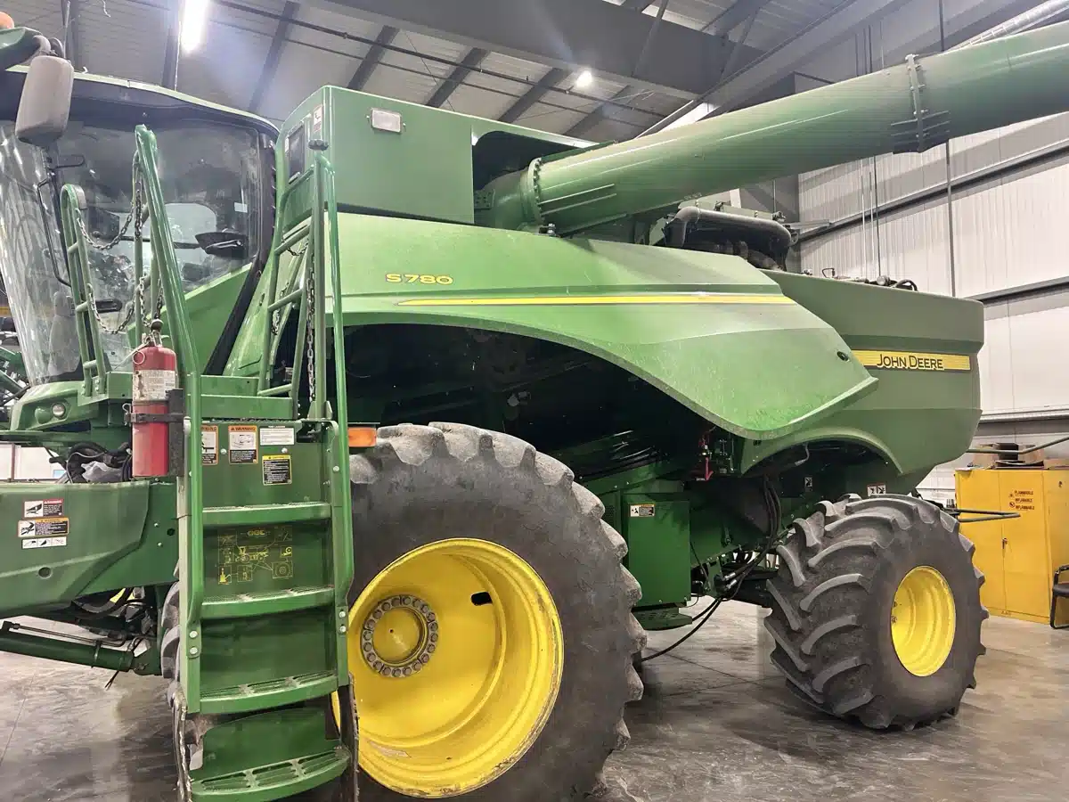 Gallery image 2 for 2019 John Deere S780 Combine
