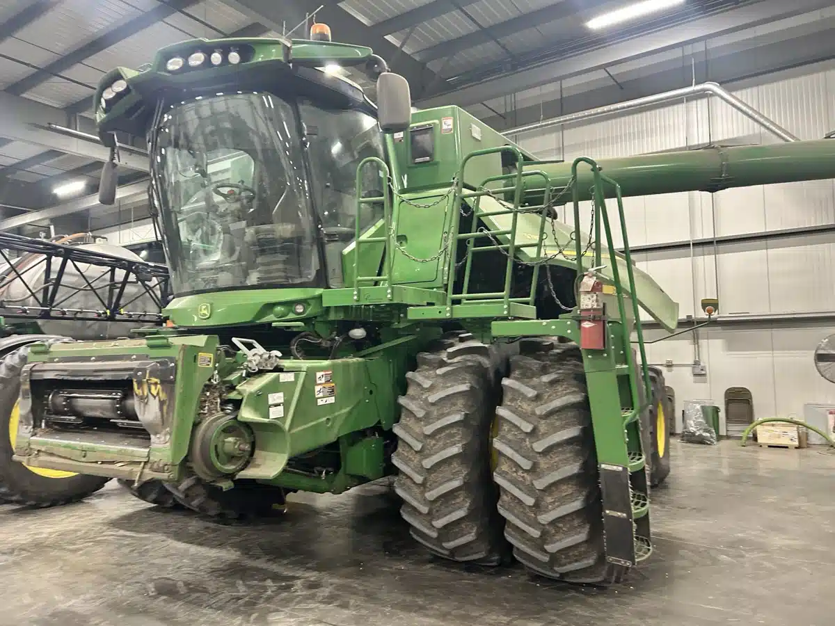 Used 2019 John Deere S780 Combine