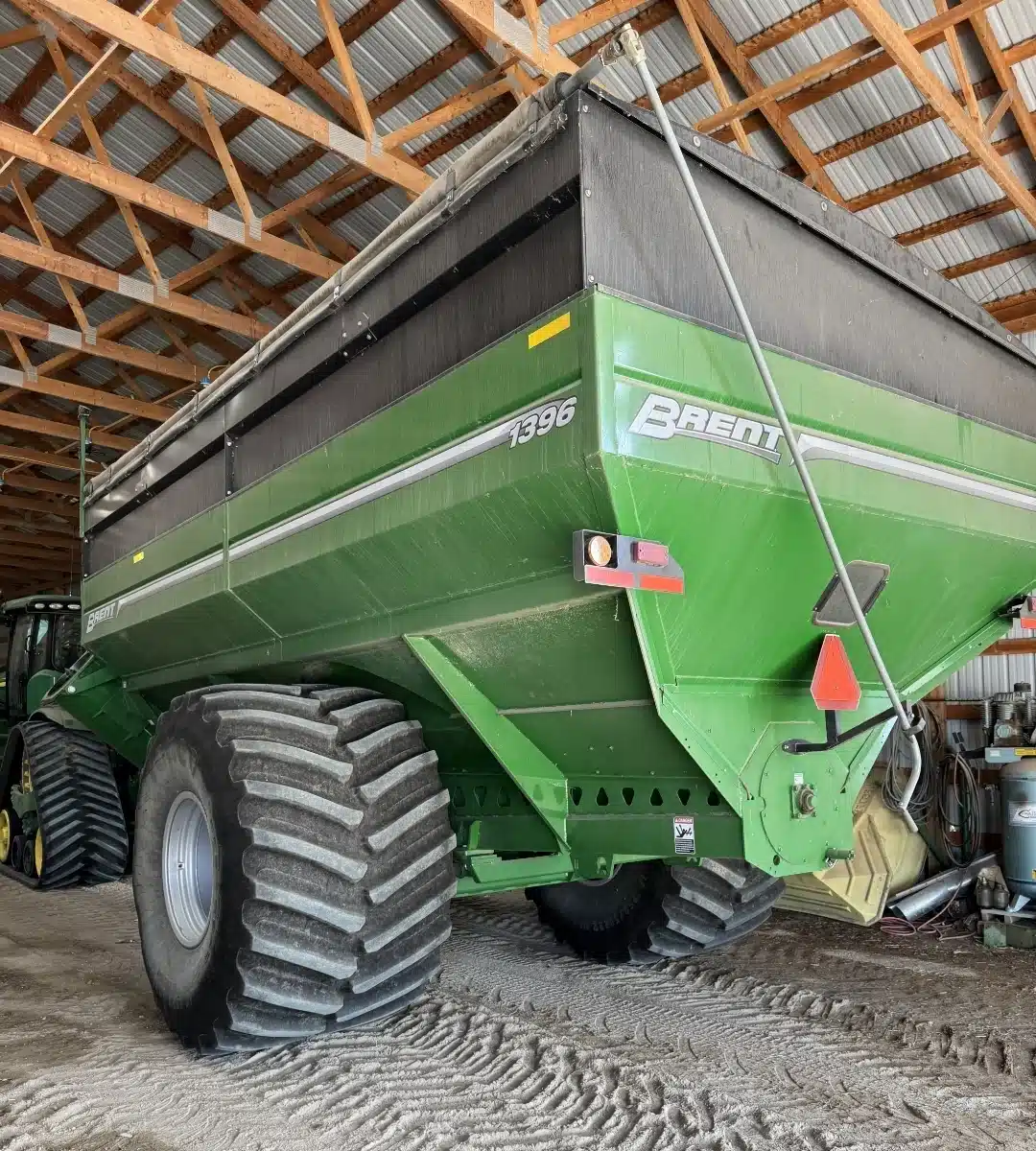 Gallery image 2 for 2018 Brent 1396 Grain Cart