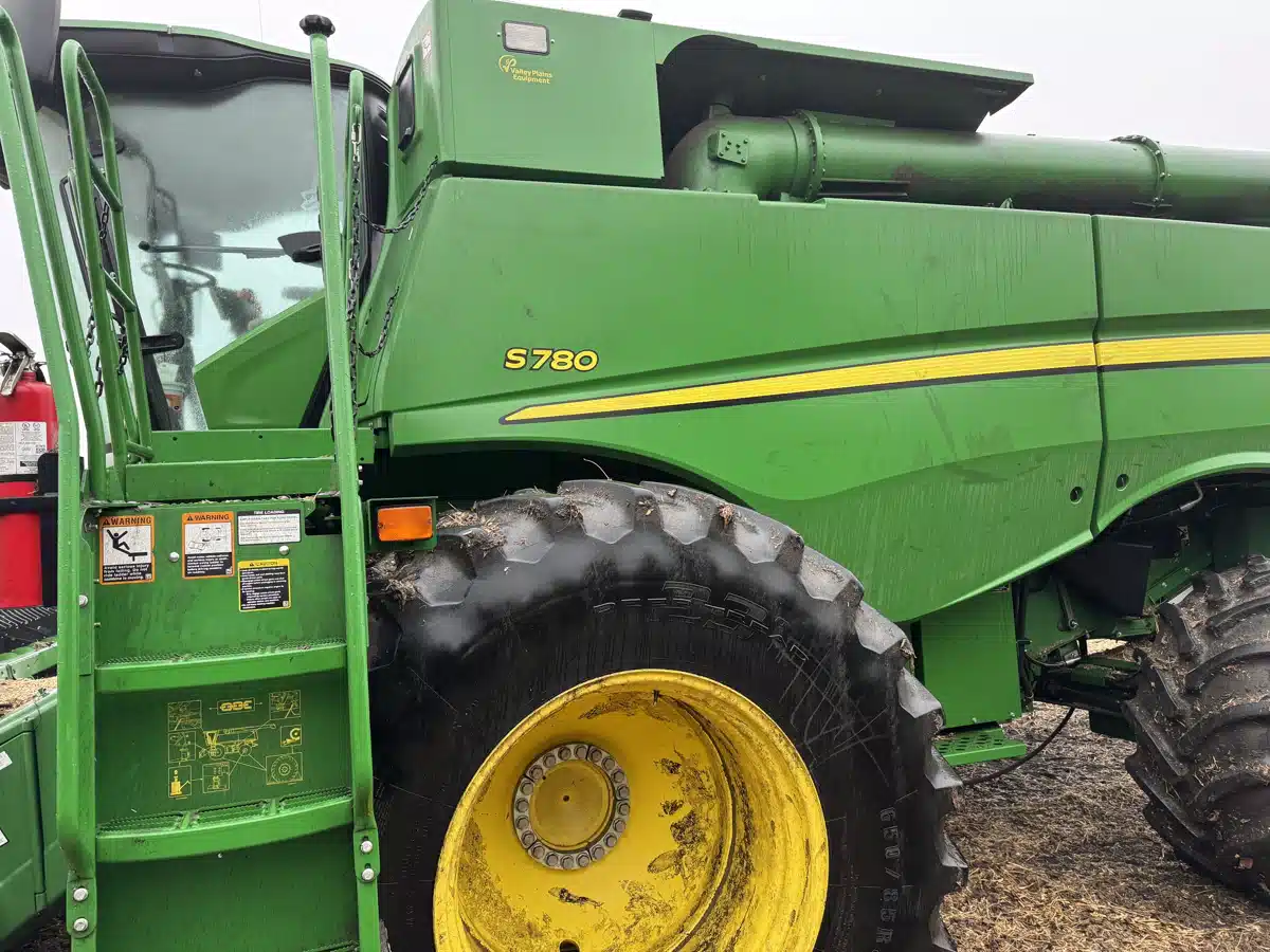 Used 2020 John Deere S780 Combine
