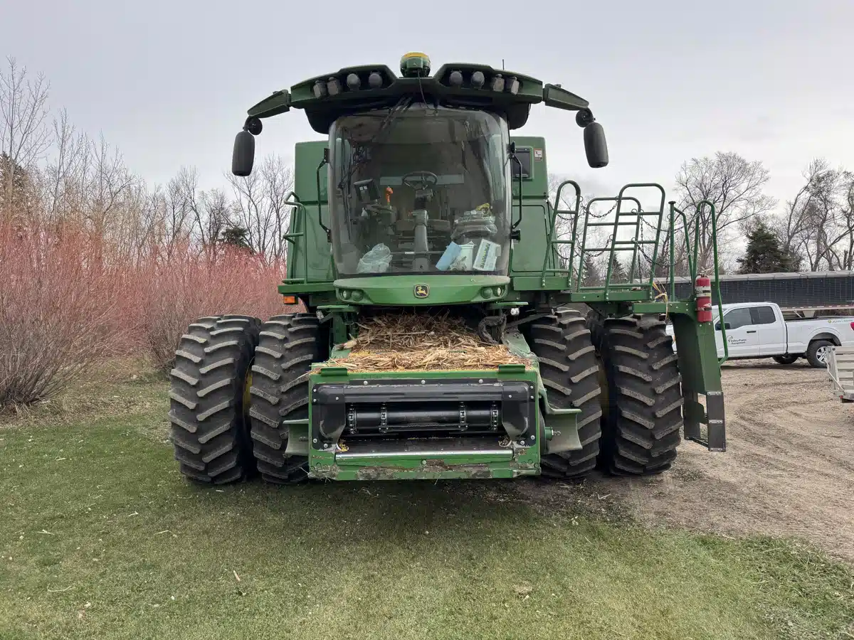 Gallery image 2 for 2024 John Deere S790 Combine