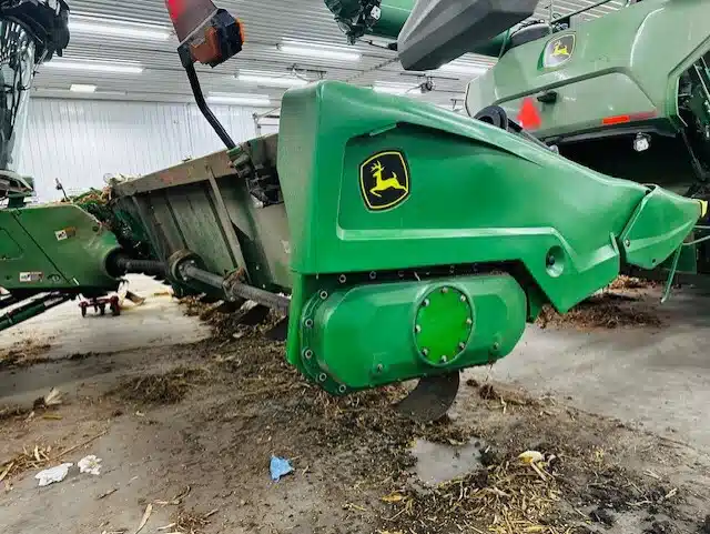 Gallery image 1 for Used 2023 John Deere C18R Header - Row Crop