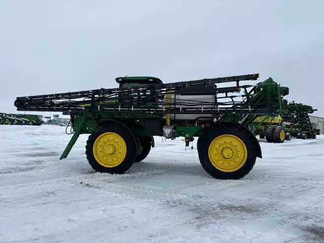 Gallery image 2 for 2019 John Deere R4045 Sprayer - Self Propelled