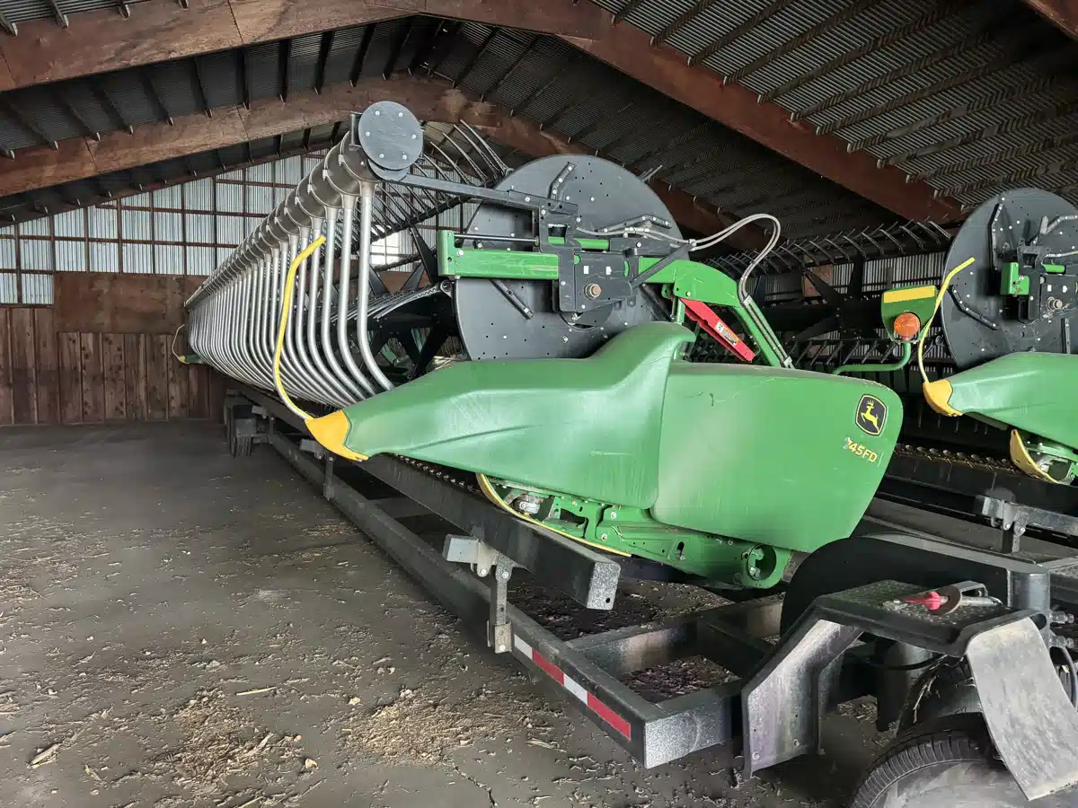 Gallery image 2 for 2020 John Deere 745FD Header - Draper