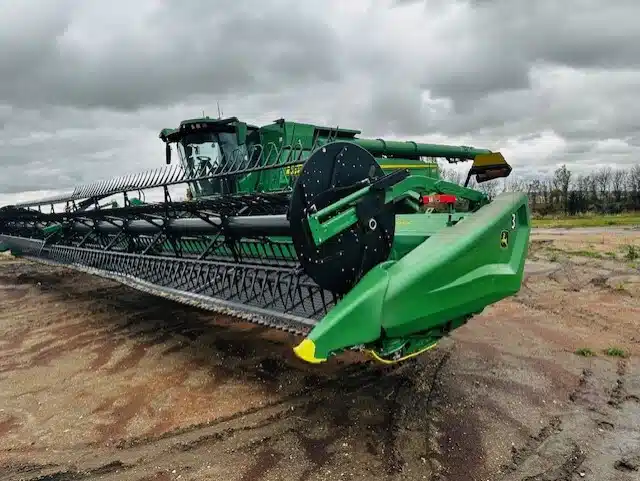 Gallery image 2 for Used 2024 John Deere HD50F Header - Flex