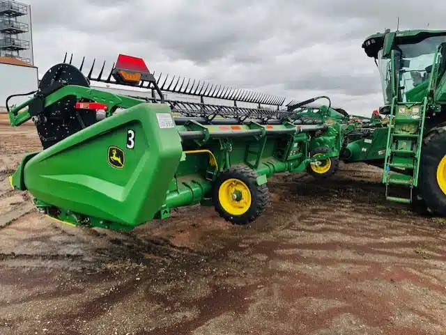 Gallery image 1 for Used 2024 John Deere HD50F Header - Flex