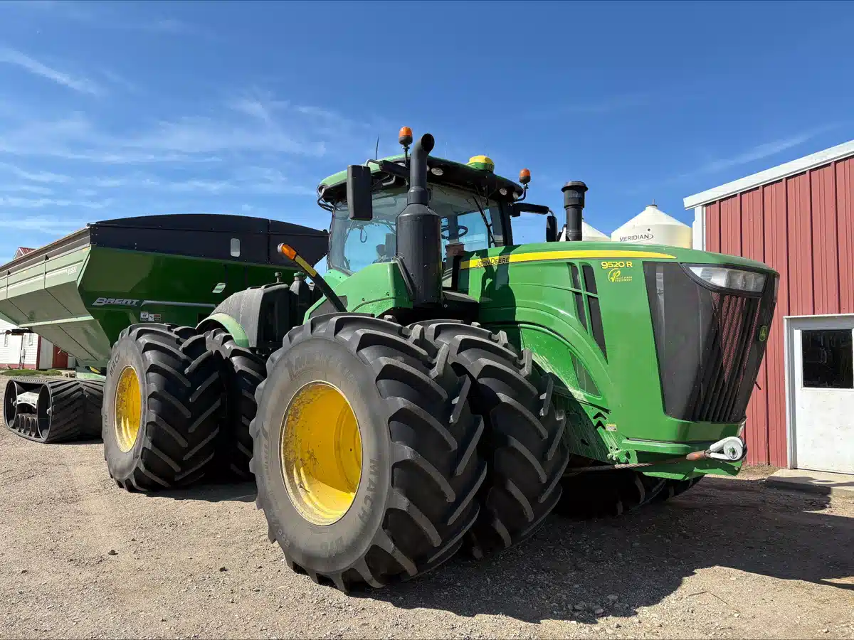 Gallery image 1 for Used 2021 John Deere 9520R Tractor