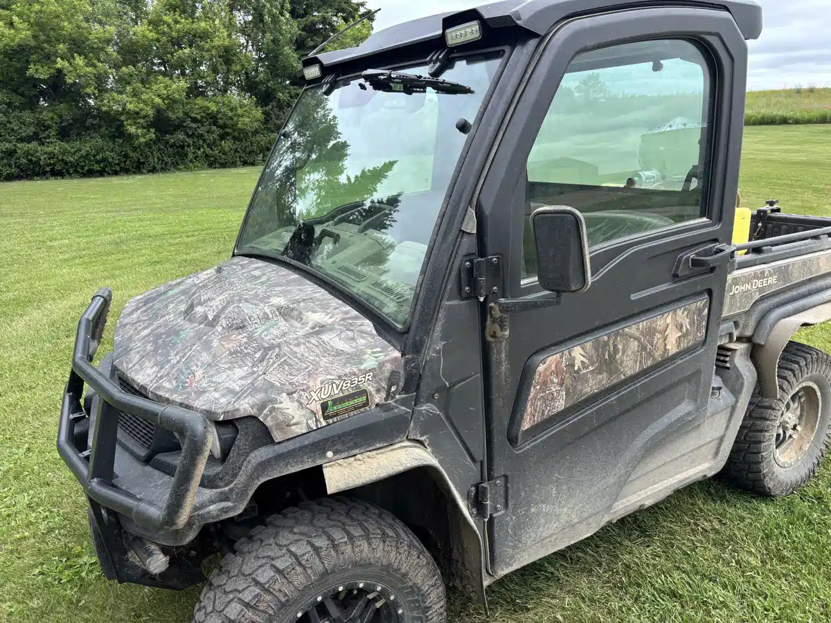 Gallery image 2 for 2022 John Deere XUV 835R Utility Vehicle