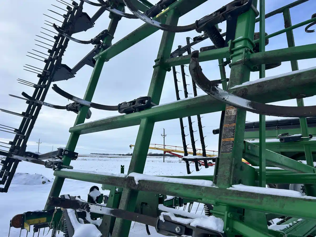 Gallery image 2 for 2020 John Deere 2430 Chisel Plow