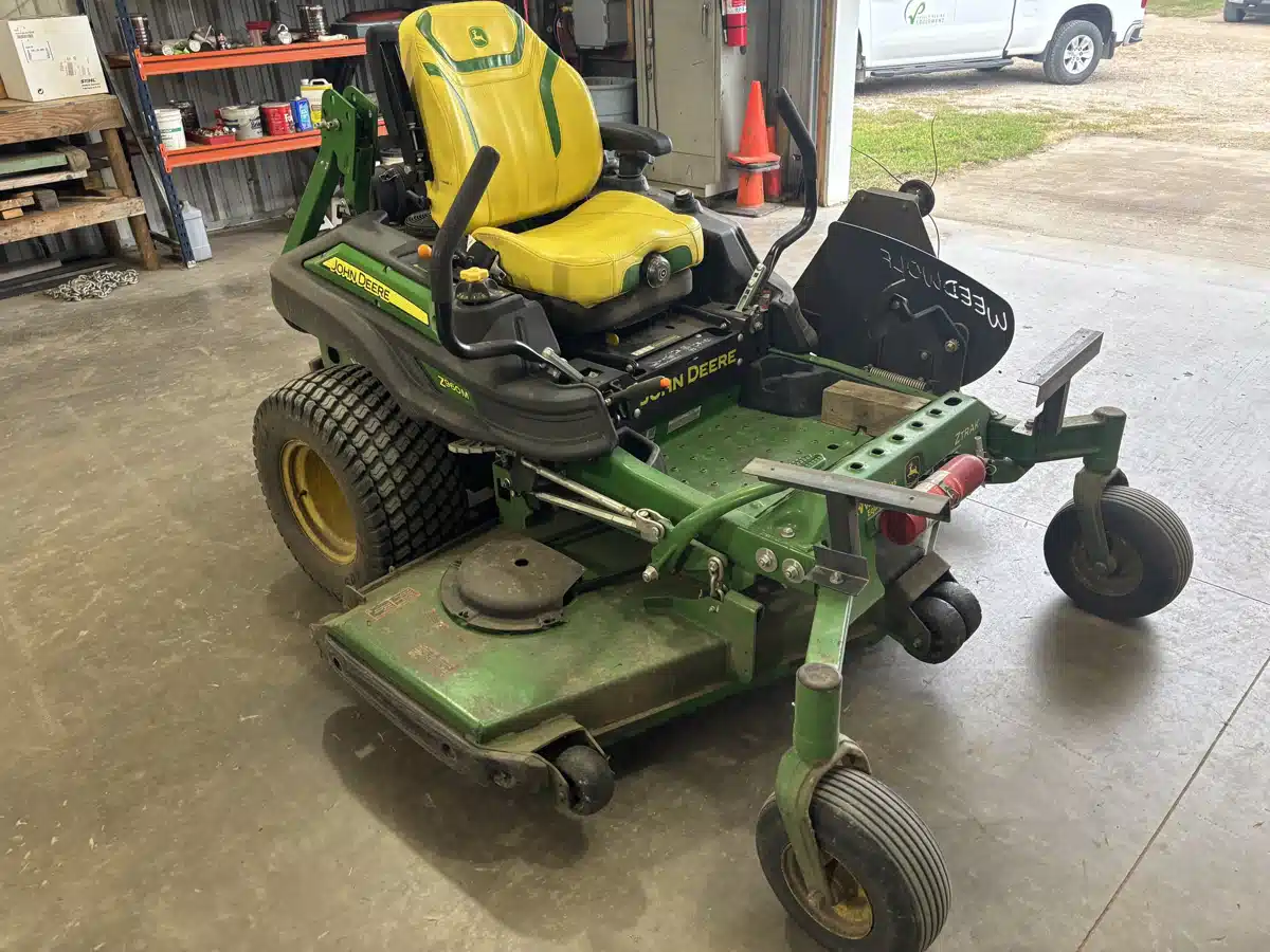 Gallery image 2 for 2023 John Deere Z960M Mower - Zero Turn