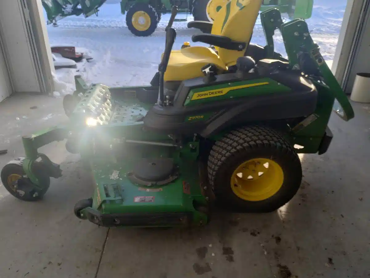 Gallery image 2 for 2025 John Deere Z970R Mower - Zero Turn