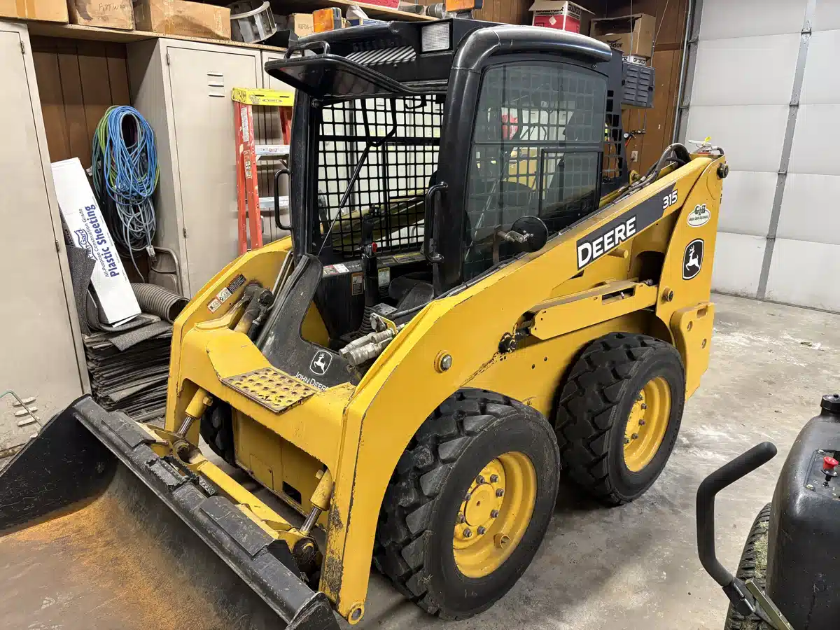 2014 John Deere 315 Skid Steer