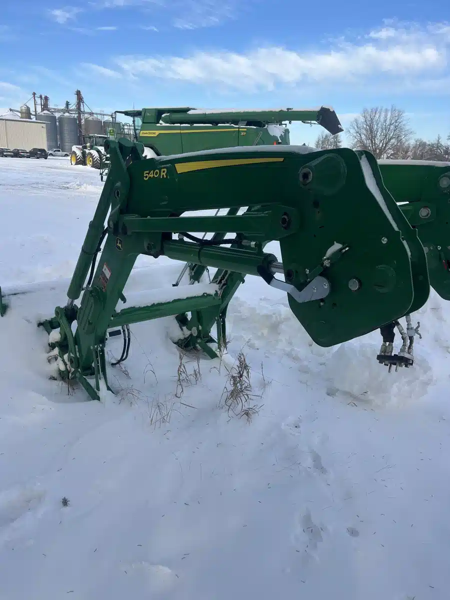 Gallery image 2 for 2022 John Deere 540R Tractor Loader