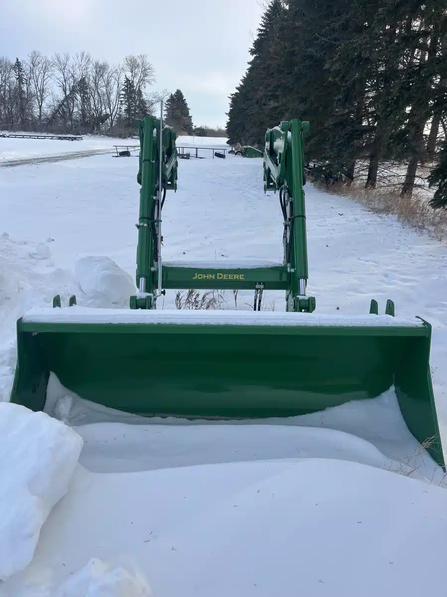 Gallery image 1 for 2022 John Deere 540R Tractor Loader