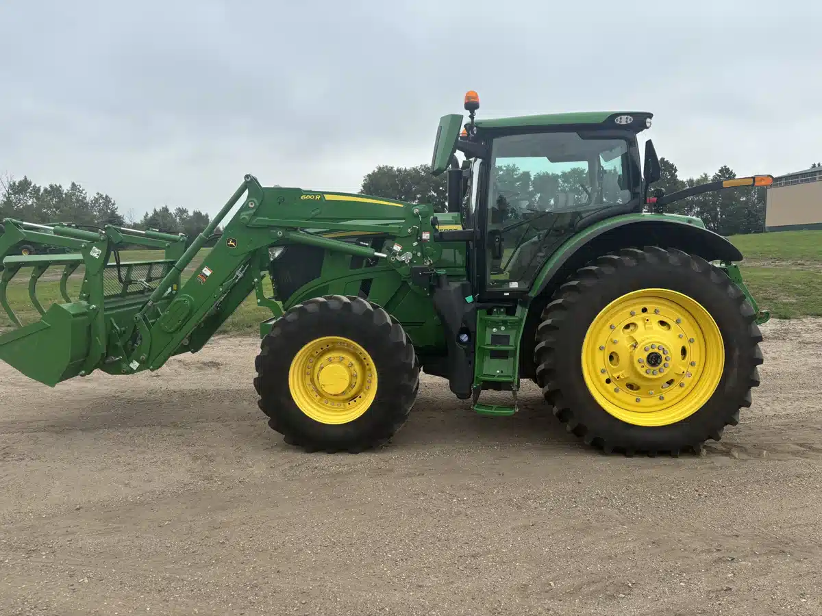 2023 John Deere 6R 215 Tractor