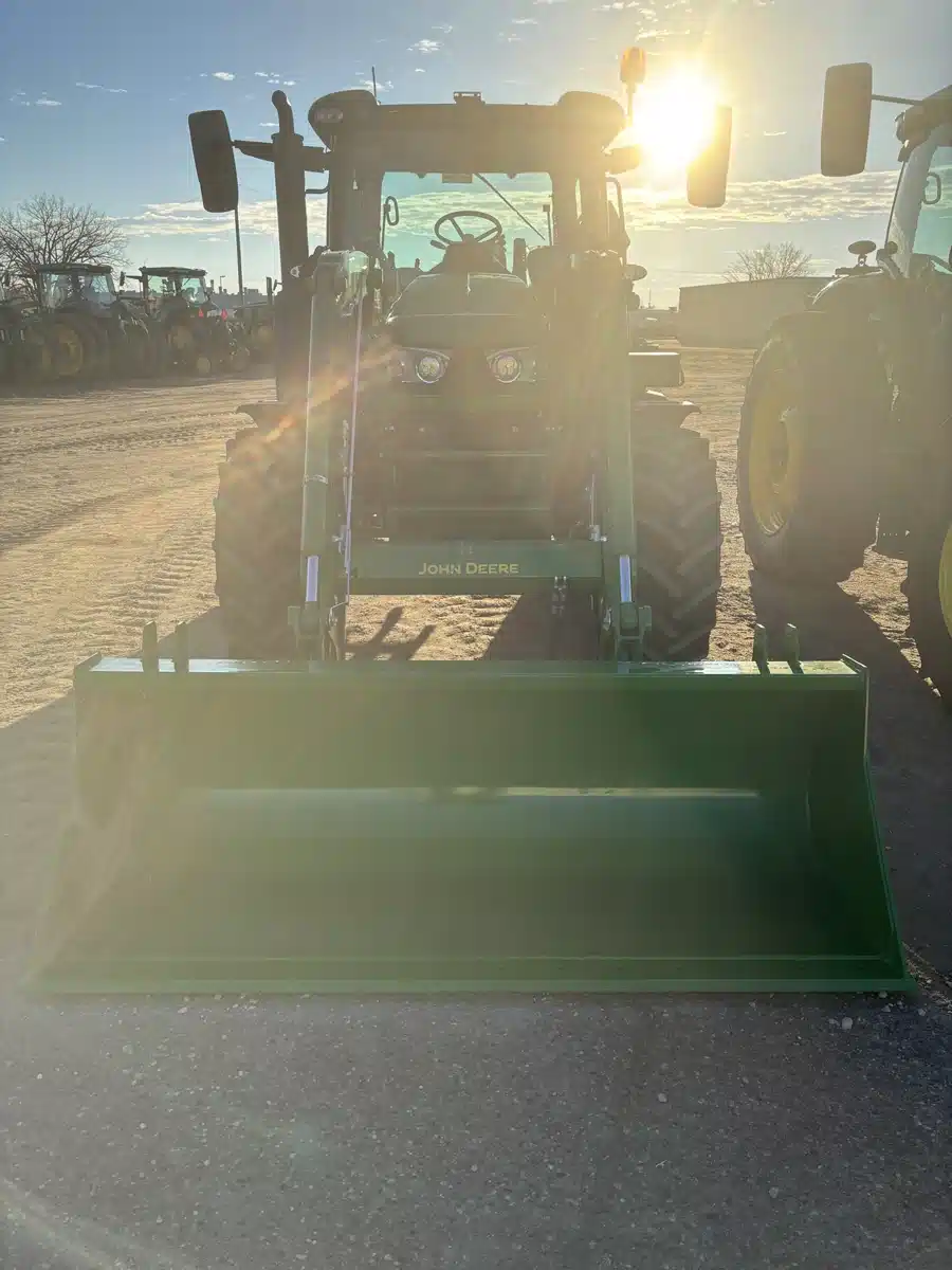 Gallery image 1 for 2023 John Deere 6R 120 Tractor