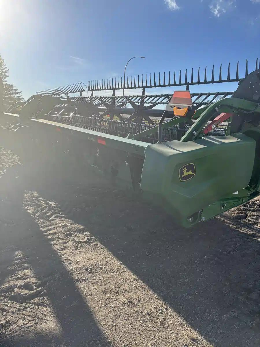 Gallery image 2 for 2024 John Deere RD40F Header - Flex