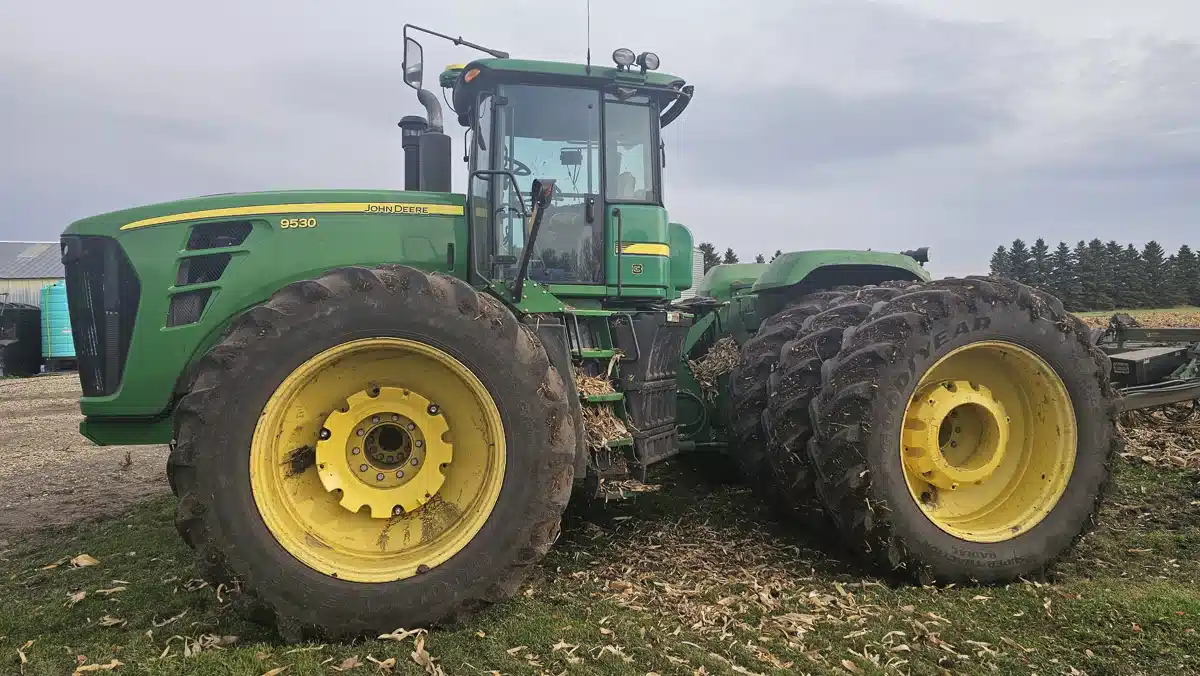 Gallery image 2 for 2010 John Deere 9530 Tractor