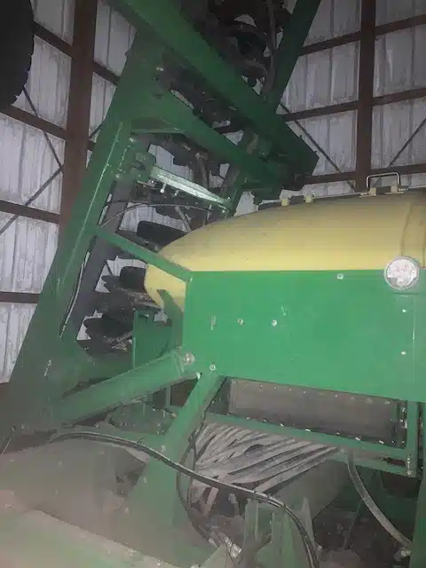 Gallery image 2 for 2013 John Deere 1990 Air Drill