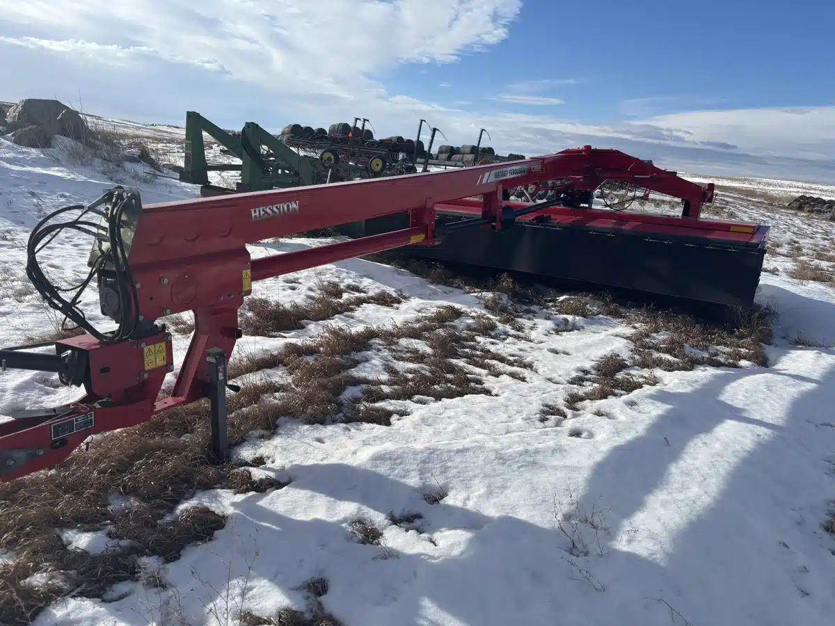 Gallery image 1 for 2018 Massey Ferguson 1386 Disc Mower Conditioner