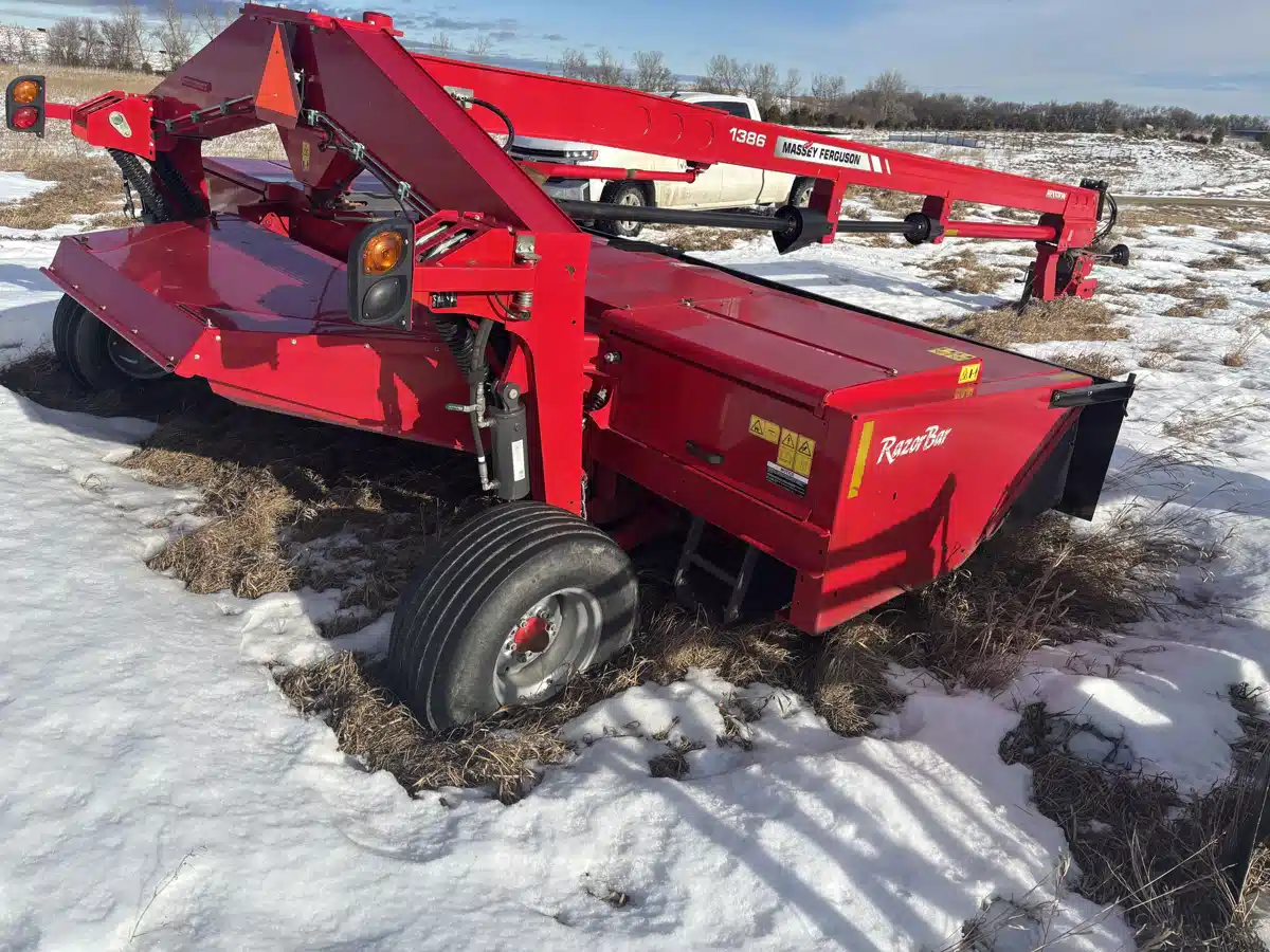 Gallery image 2 for 2018 Massey Ferguson 1386 Disc Mower Conditioner