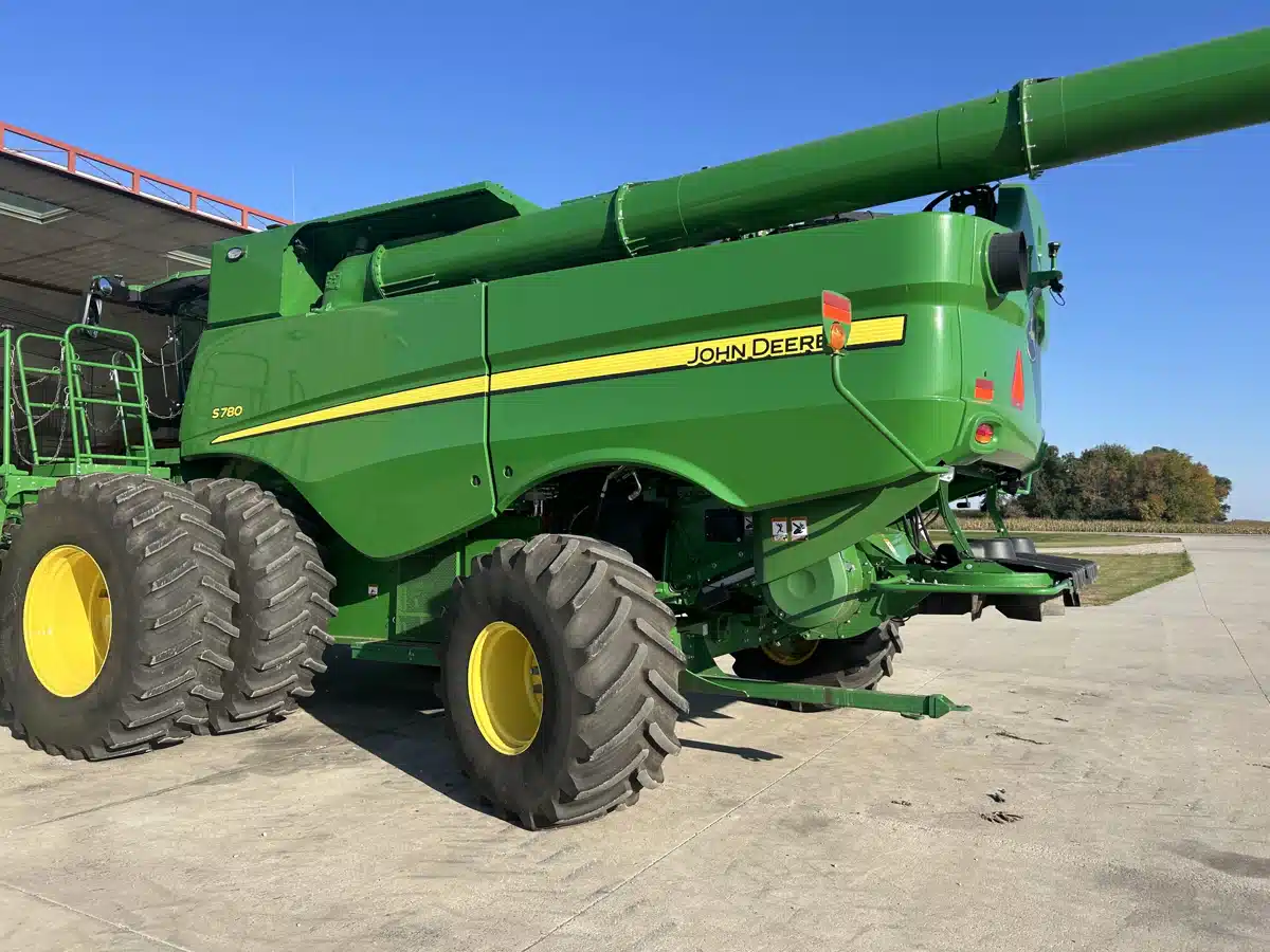 Gallery image 2 for 2023 John Deere S780 Combine