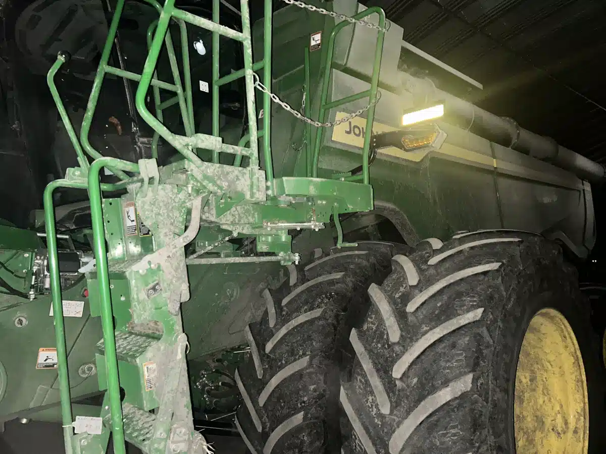 2024 John Deere X9 1100 Combine