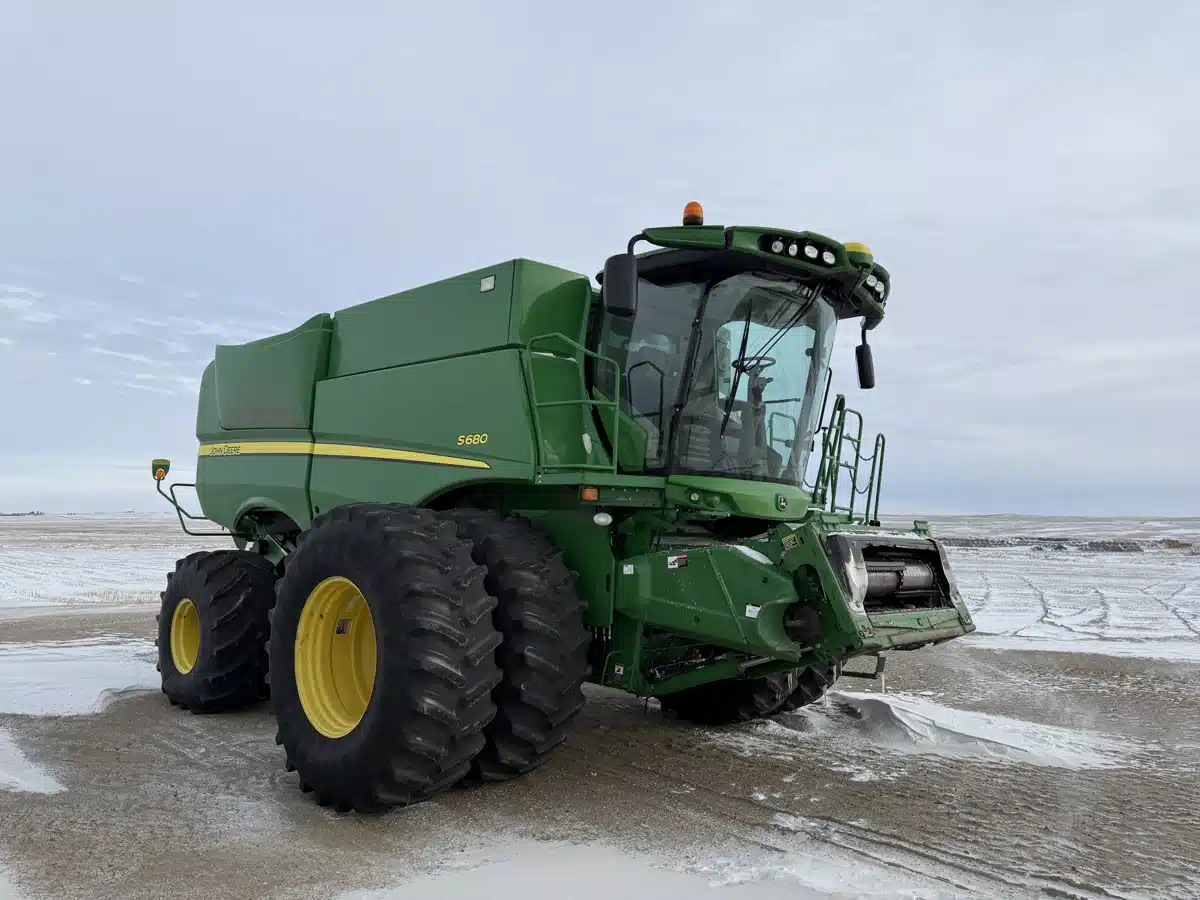 Gallery image 2 for 2013 John Deere S680 Combine