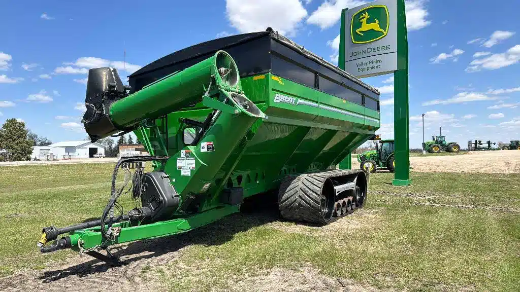 Gallery image 1 for 2019 Brent 1596 Grain Cart