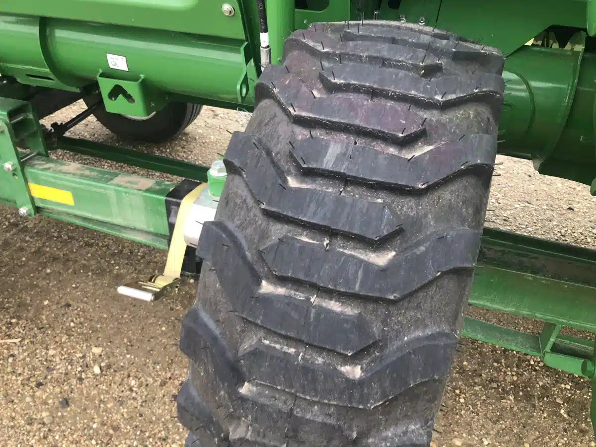Gallery image 2 for 2024 John Deere HD45F Header - Flex Draper