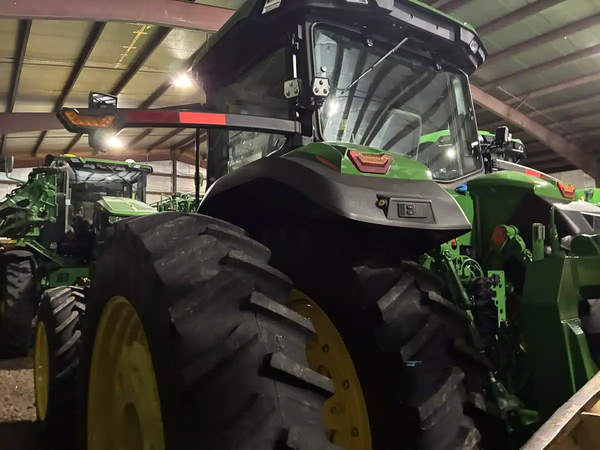 Gallery image 2 for 2025 John Deere 8R 370 Tractor