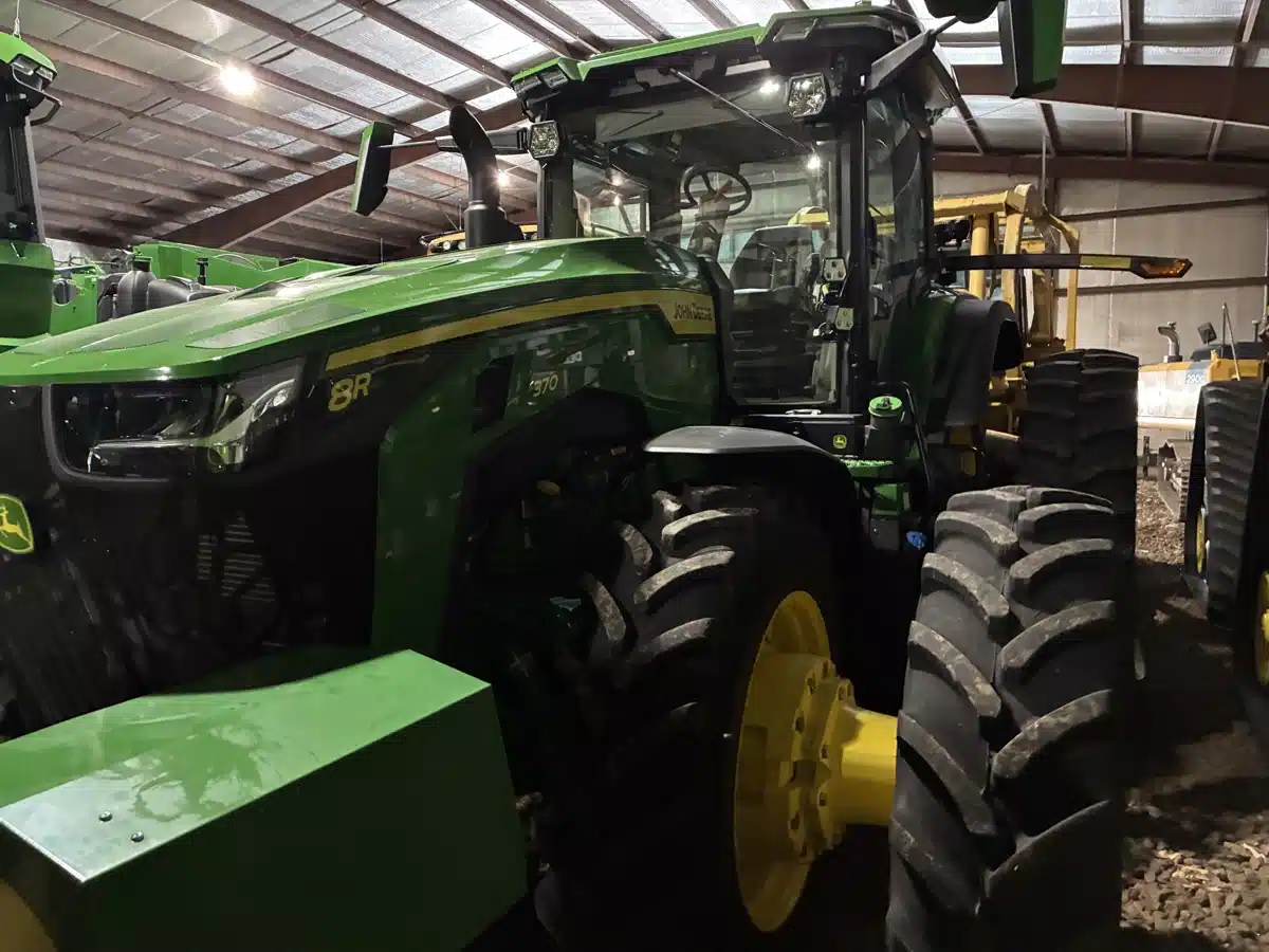 Gallery image 1 for 2025 John Deere 8R 370 Tractor