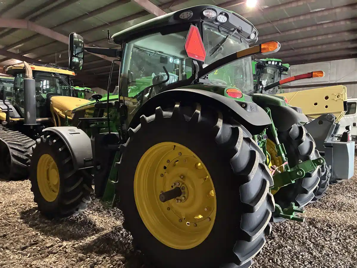 Photo de la Galerie 2 pour 2025 John Deere 6R 155 Tracteur