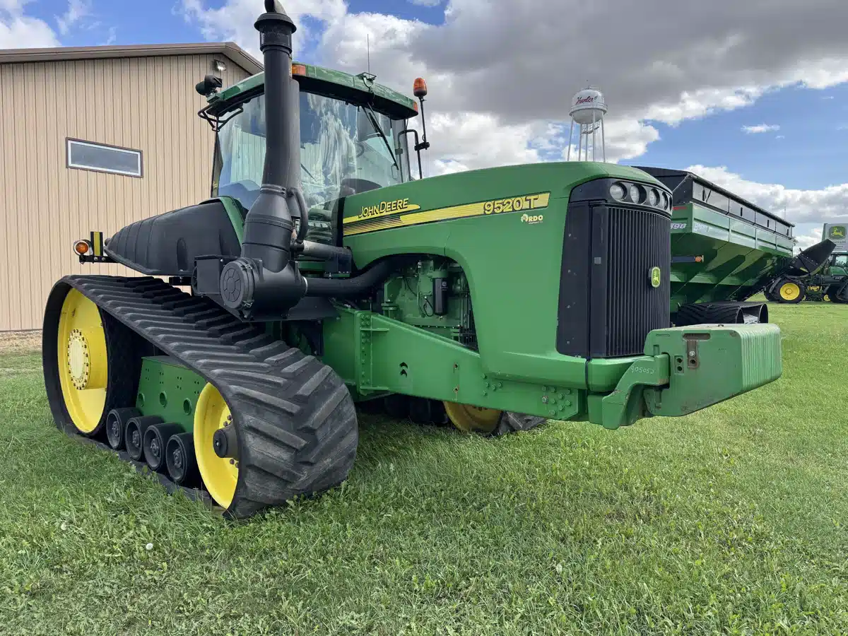 Photo de la Galerie 1 pour 2005 John Deere 9520T Tracteur