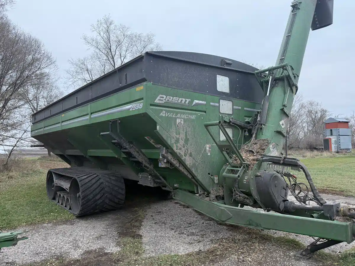 Gallery image 2 for 2024 Brent 2598 Grain Cart