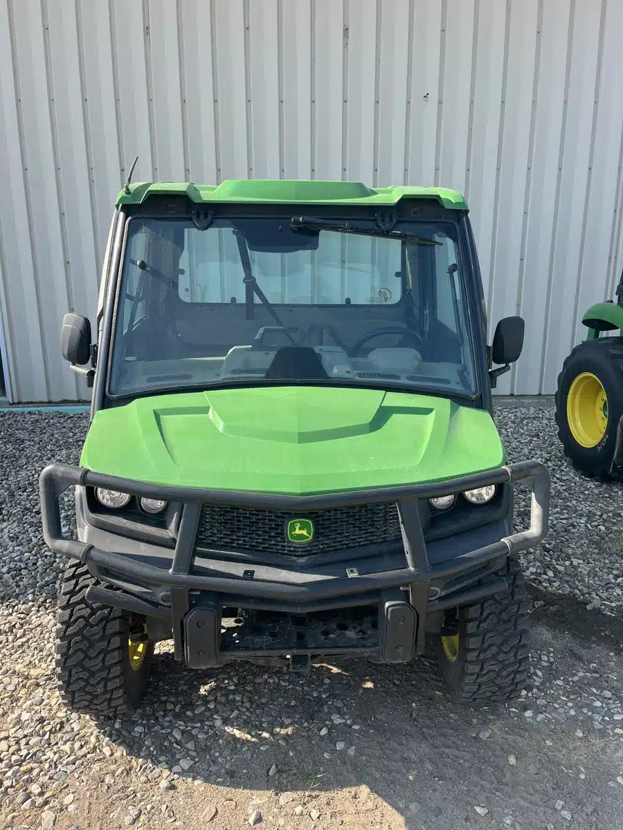 Photo de la Galerie 1 pour 2024 John Deere XUV 835R Véhicule utilitaire