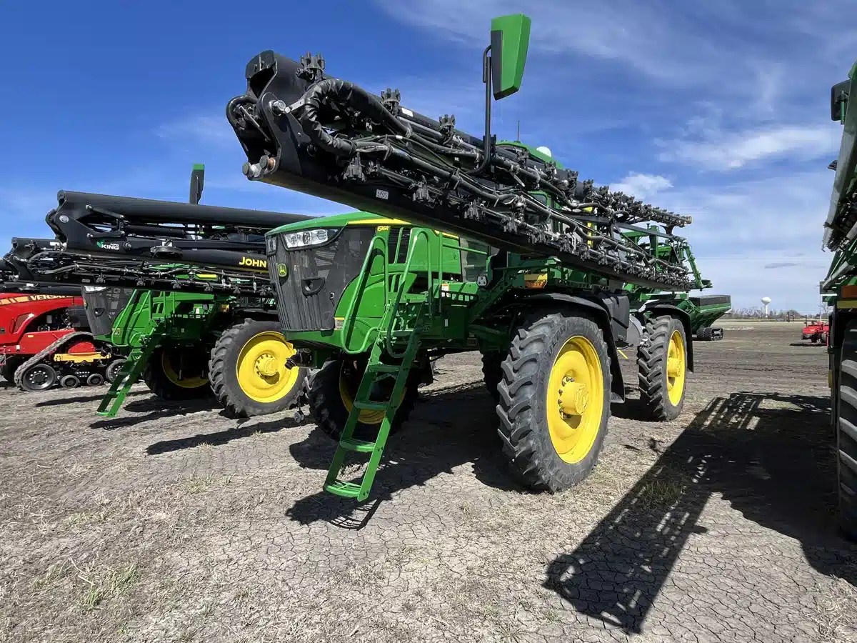 Photo de la Galerie 2 pour 2025 John Deere 616R Arroseur - Automoteur