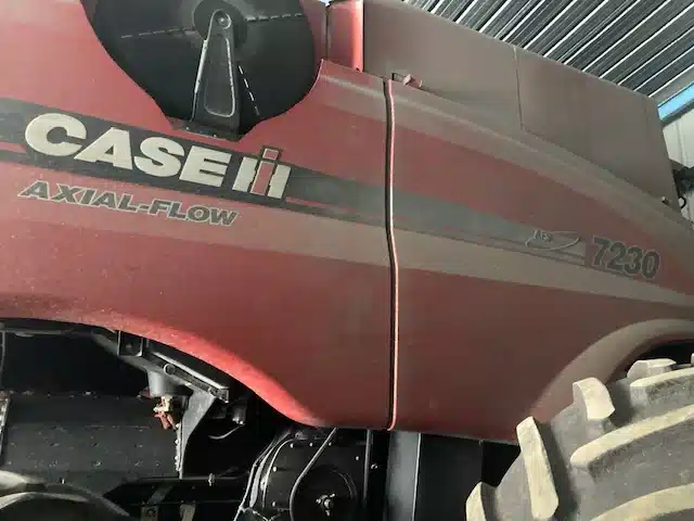 Gallery image 2 for 2014 Case IH 7230 Combine