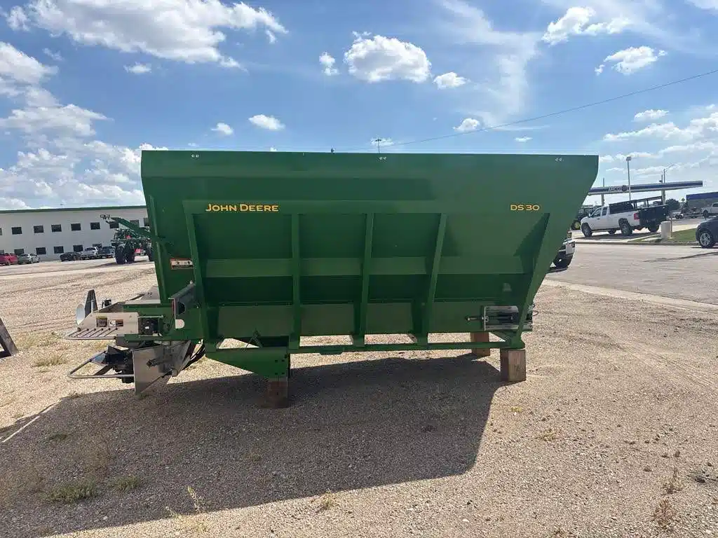 Gallery image 2 for 2023 New Leader DS30 Spreader - Broadcast