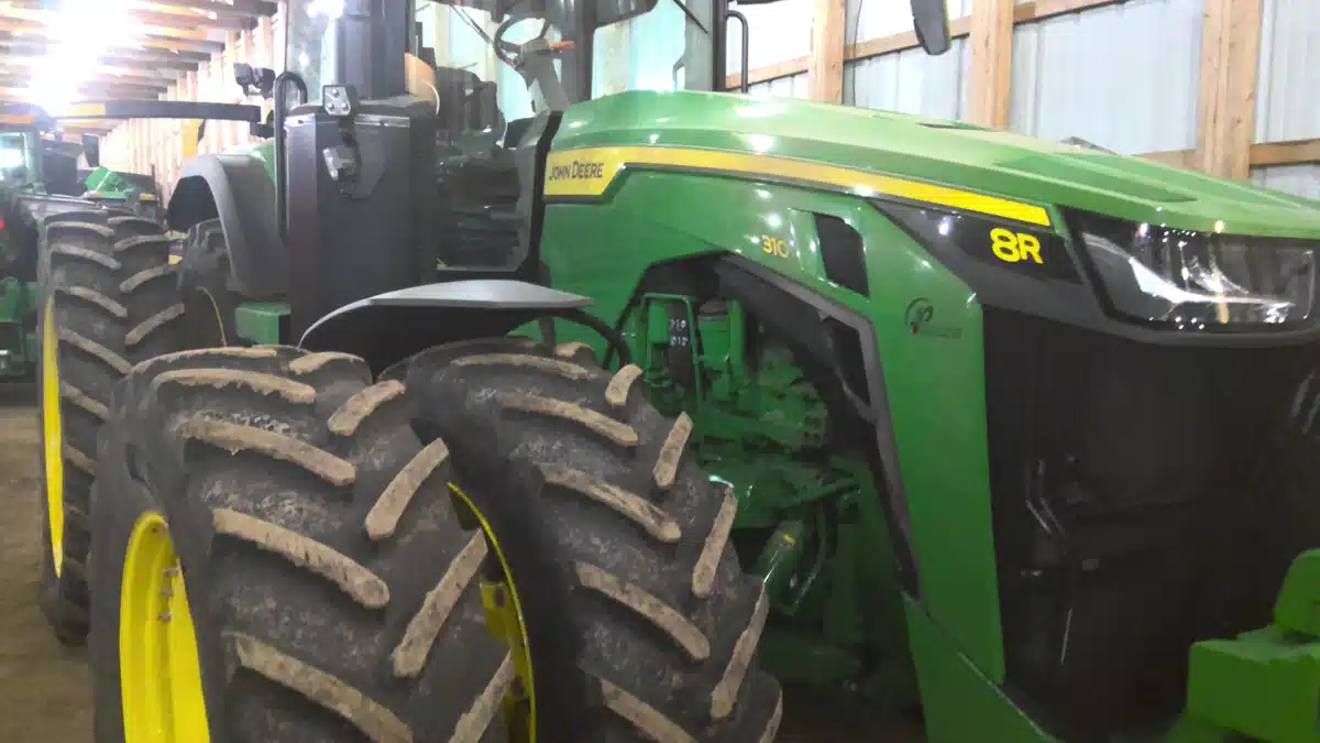Photo de la Galerie 1 pour 2025 John Deere 8R 310 Tracteur