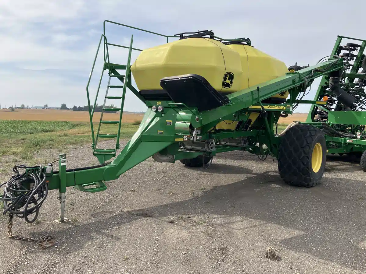 Photo de la Galerie 2 pour 2013 John Deere 1890 Semoir à air