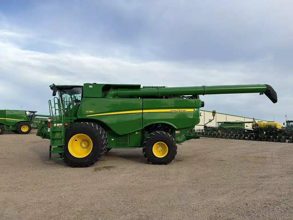 Photo de la Galerie 2 pour 2021 John Deere S780 Batteuse