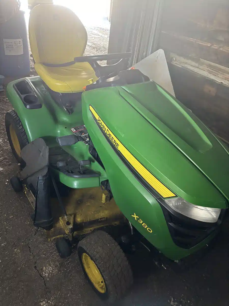 Gallery image 2 for 2022 John Deere X380 Lawn Tractor