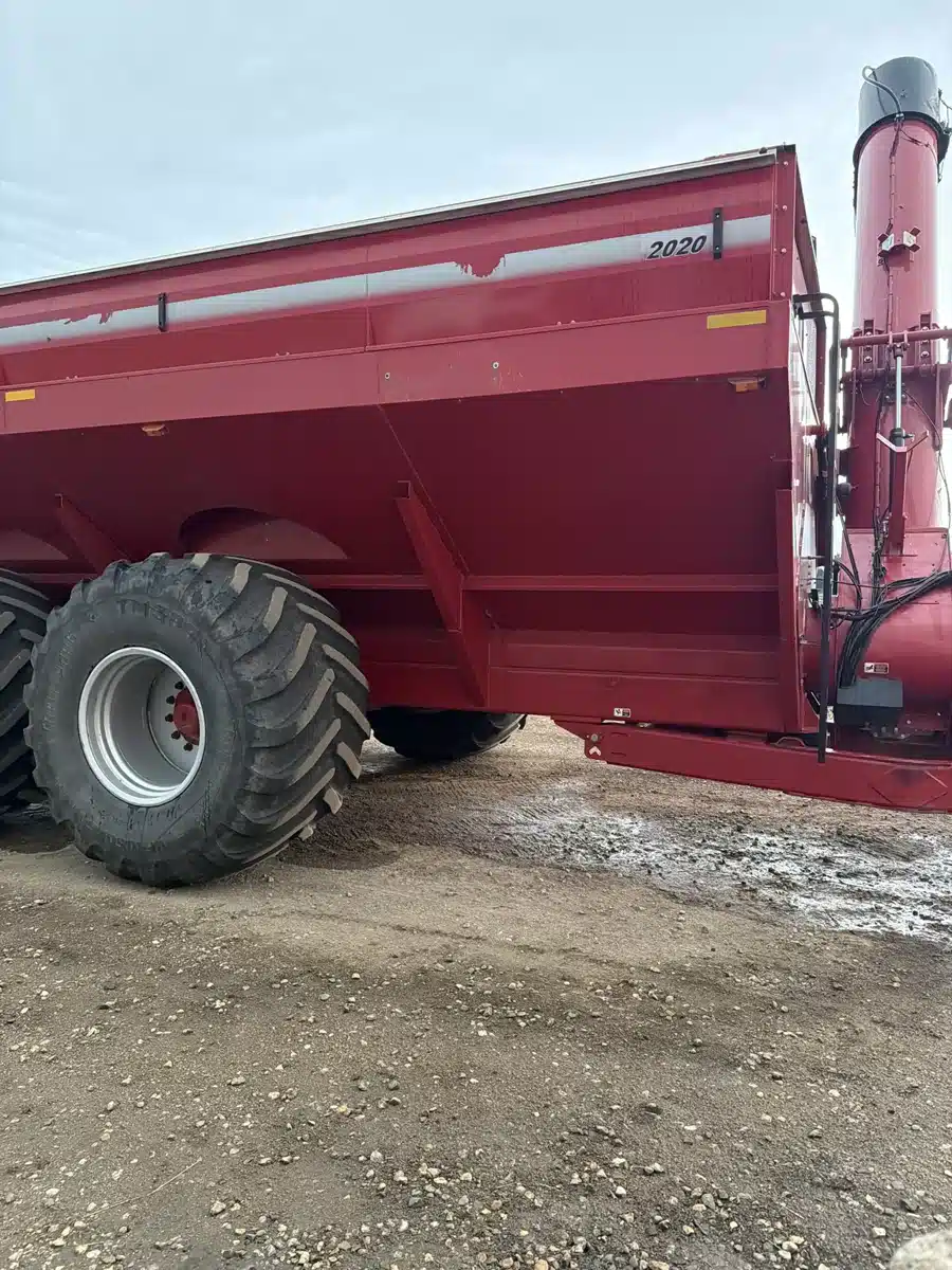 Gallery image 2 for 2019 Unverferth 2020 Grain Cart